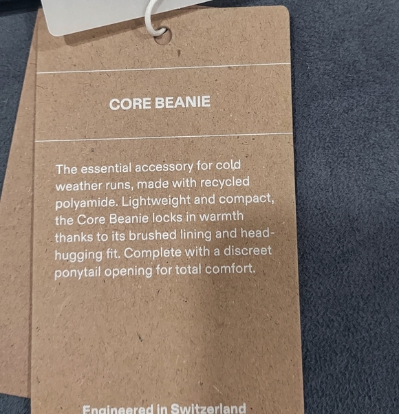 On Running Core Beanie - Picture 5 of 8